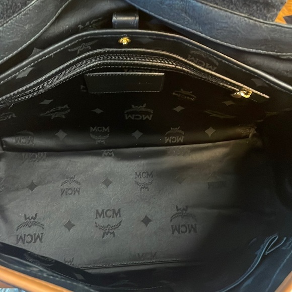 Auth MCM travel bag - Picture 6 of 7